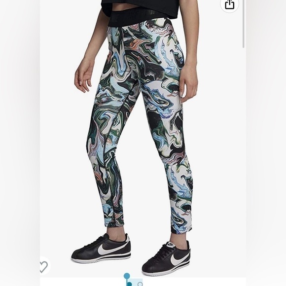 Nike Sportswear Leg-A-See Women's Leggings - Picture 2 of 9